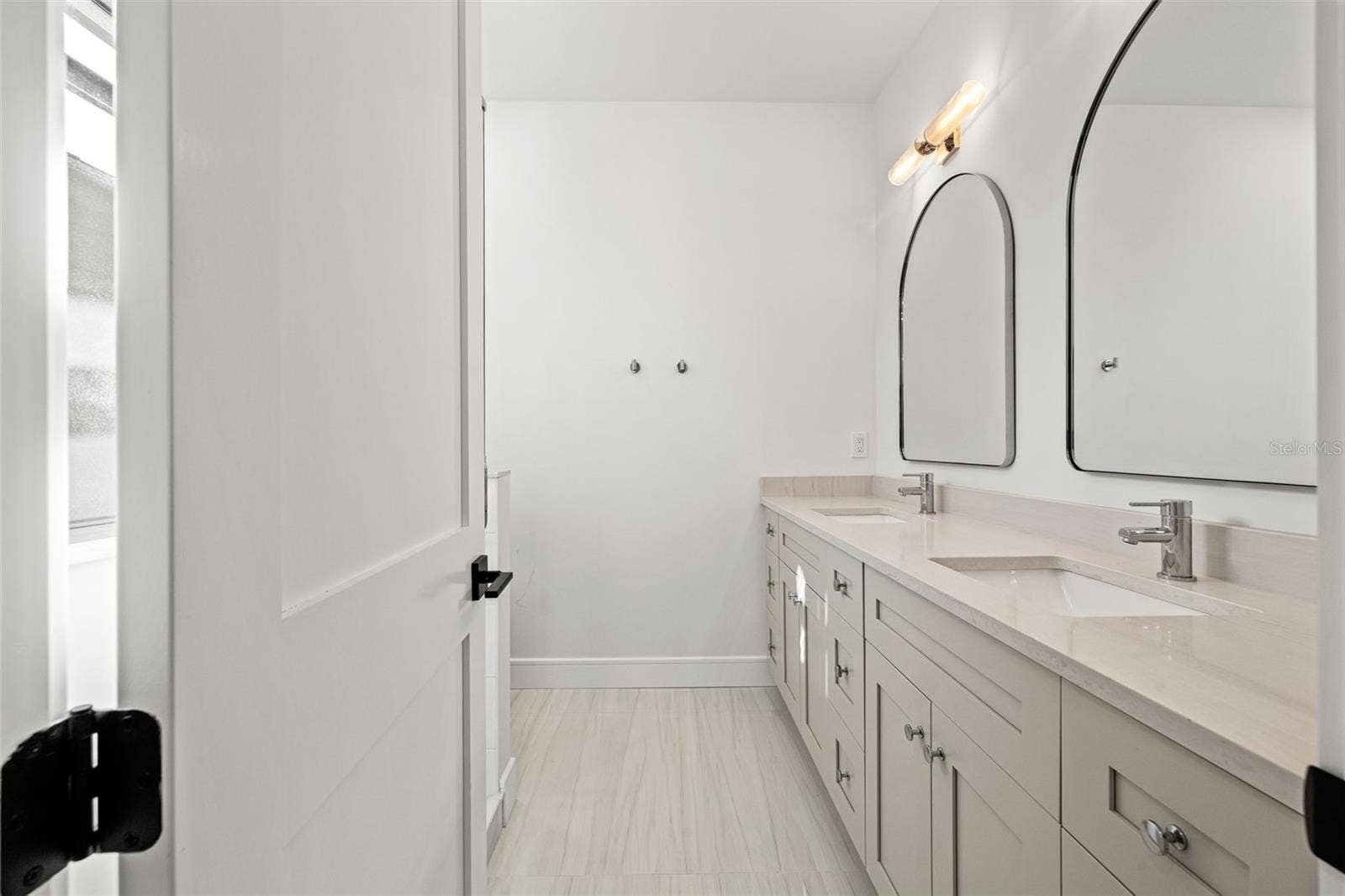 2910 N 25TH STREET, Tampa, FL 33605 Primary en-suite bathroom