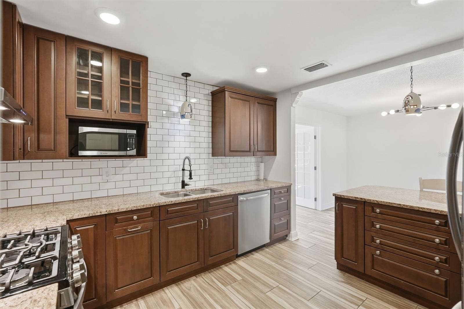 1460 69TH PLACE S, St Petersburg, FL 33705 1460 69TH PLACE S, St Petersburg, FL 33705