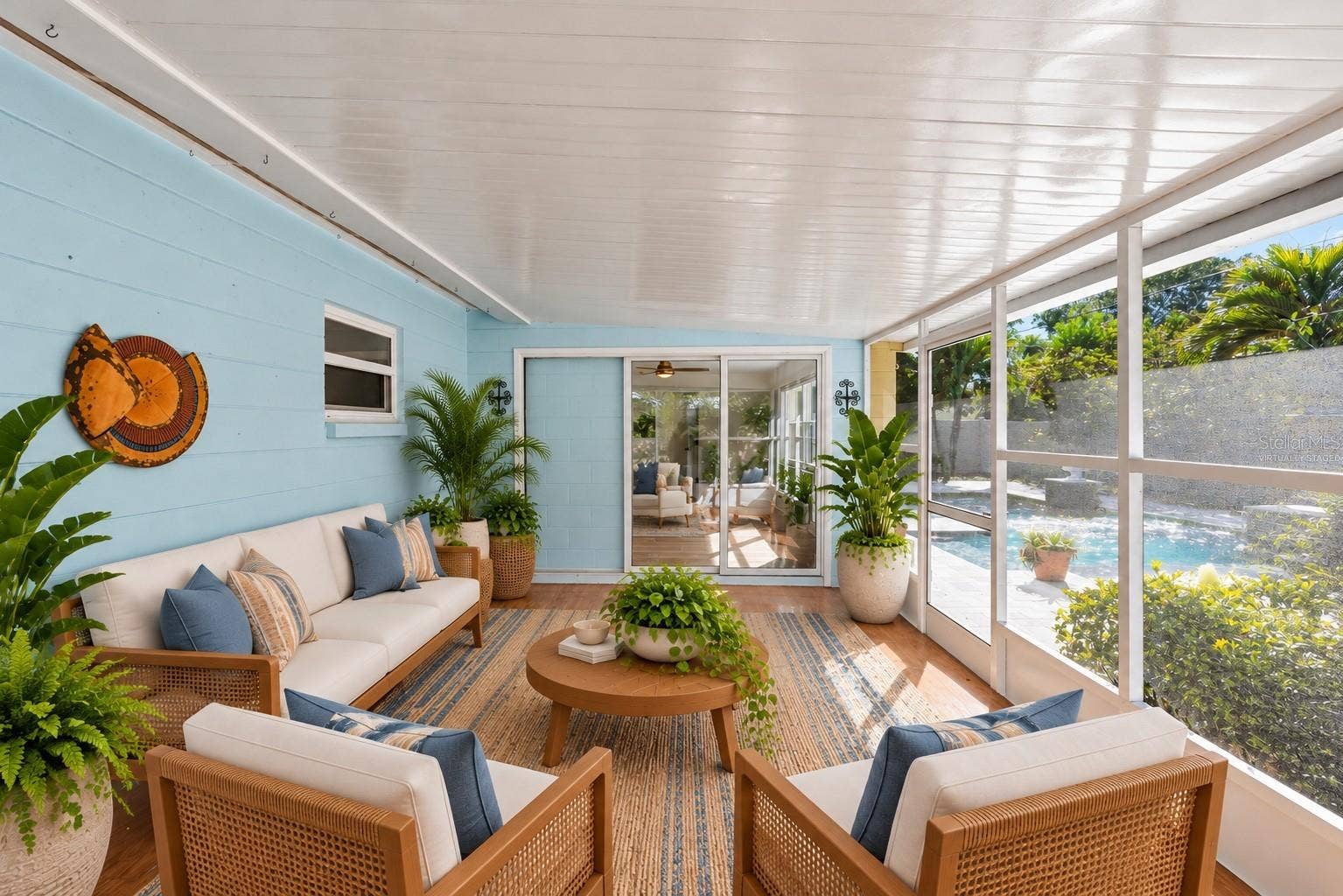 1460 69TH PLACE S, St Petersburg, FL 33705 Virtually Staged