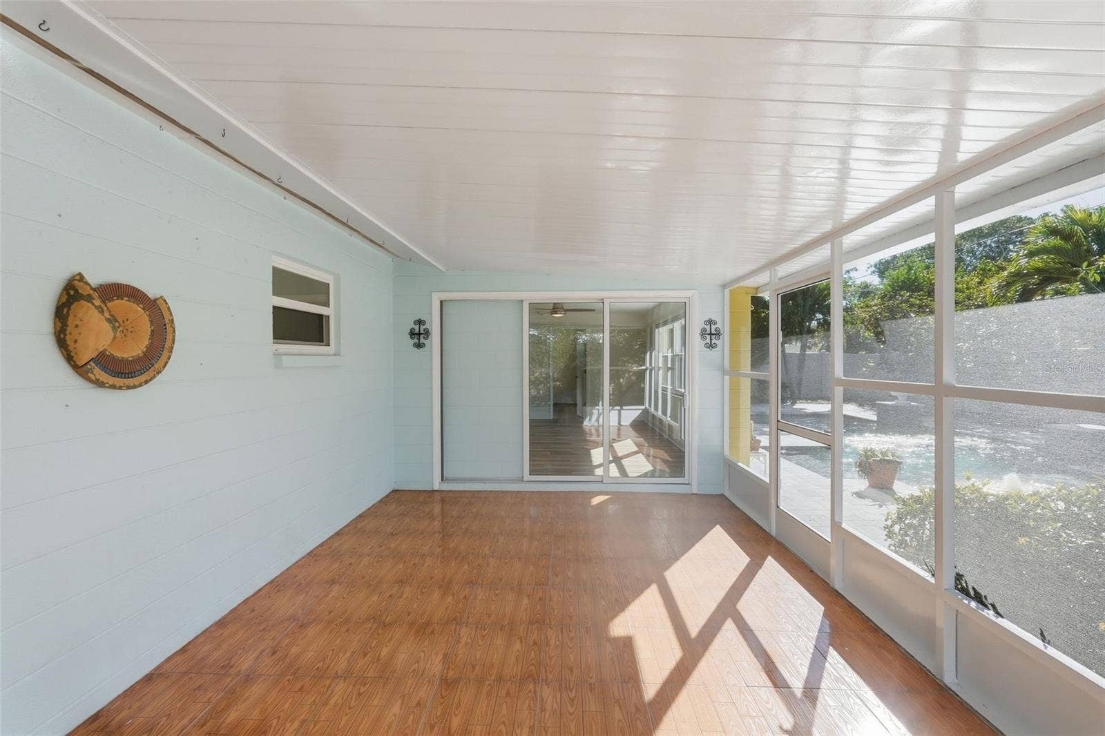 1460 69TH PLACE S, St Petersburg, FL 33705 1460 69TH PLACE S, St Petersburg, FL 33705