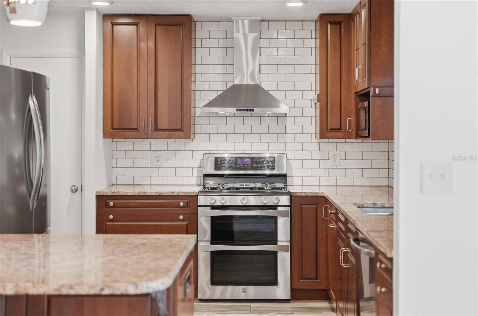 1460 69TH PLACE S, St Petersburg, FL 33705 1460 69TH PLACE S, St Petersburg, FL 33705