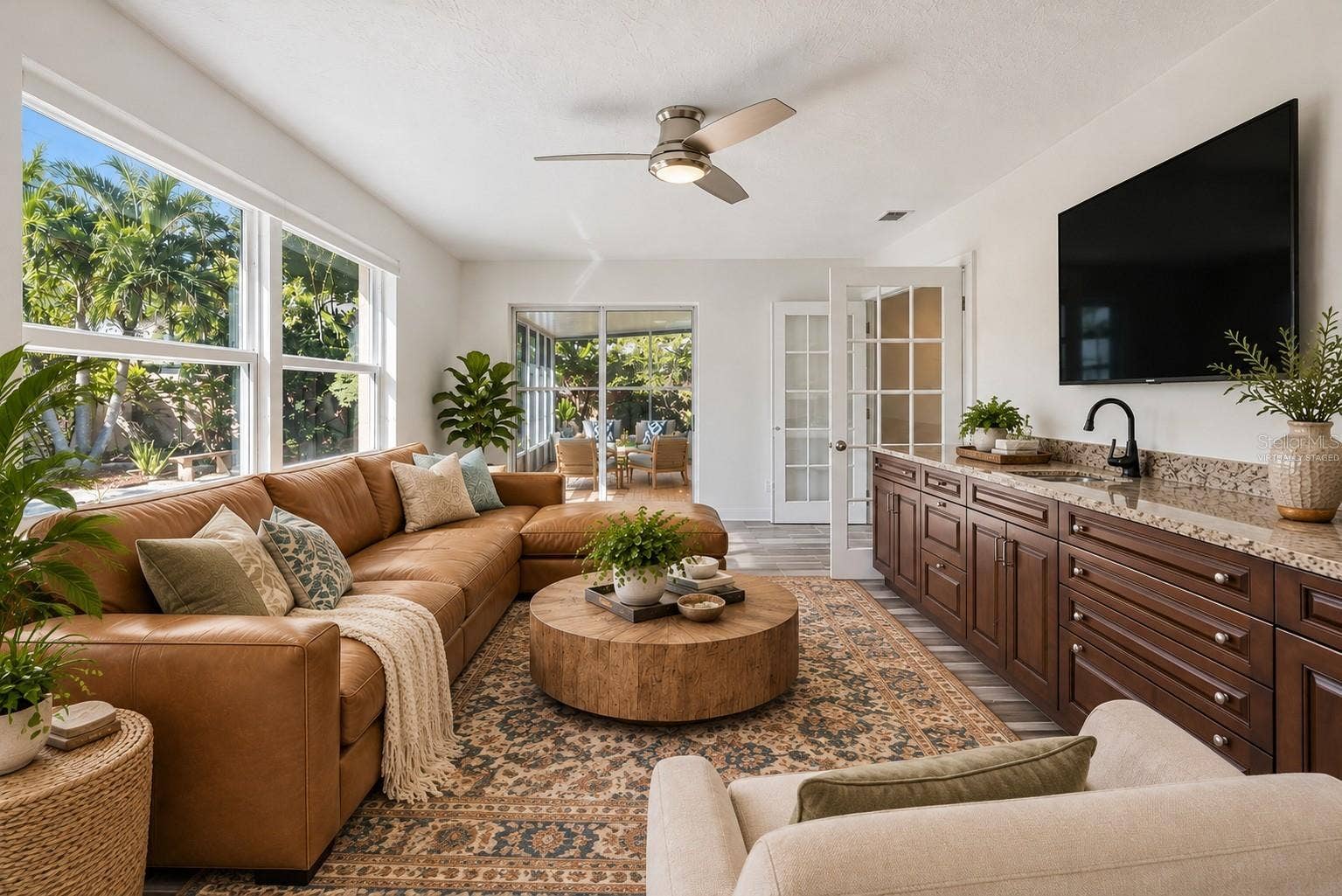 1460 69TH PLACE S, St Petersburg, FL 33705 Virtually Staged