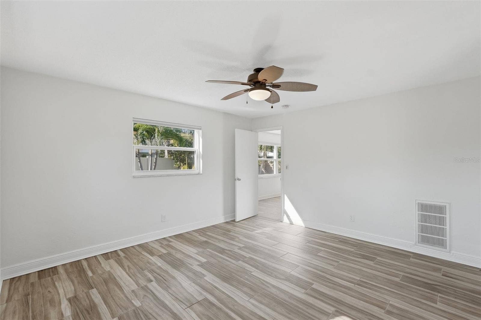 1460 69TH PLACE S, St Petersburg, FL 33705 1460 69TH PLACE S, St Petersburg, FL 33705