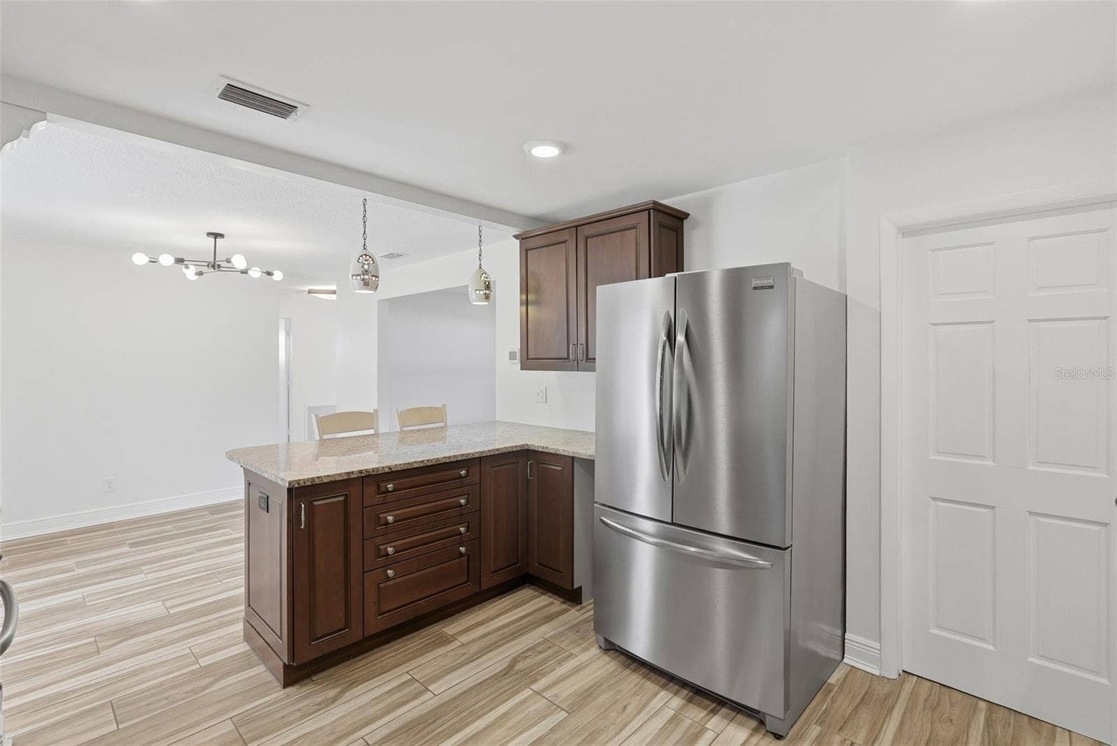 1460 69TH PLACE S, St Petersburg, FL 33705 1460 69TH PLACE S, St Petersburg, FL 33705