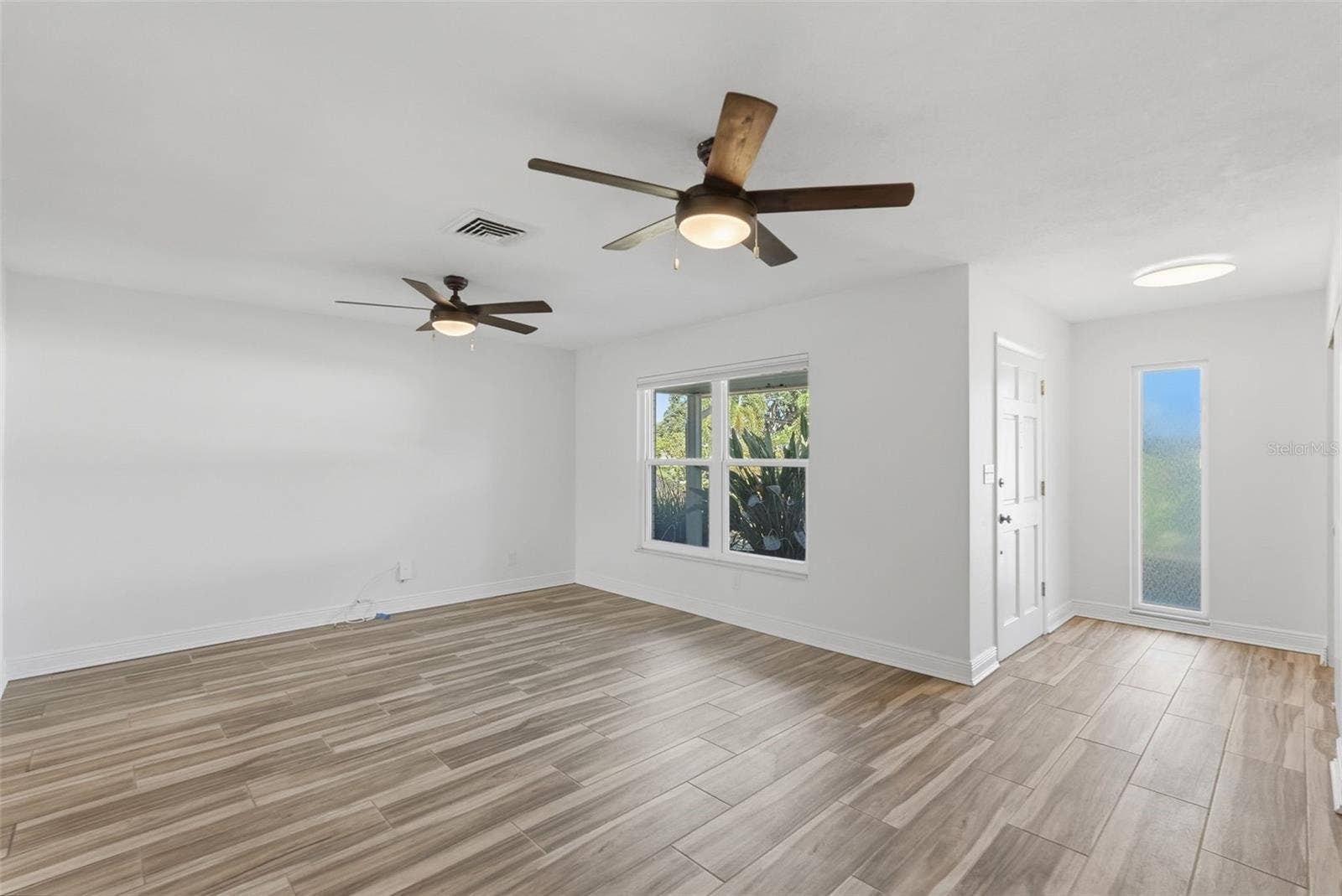 1460 69TH PLACE S, St Petersburg, FL 33705 1460 69TH PLACE S, St Petersburg, FL 33705