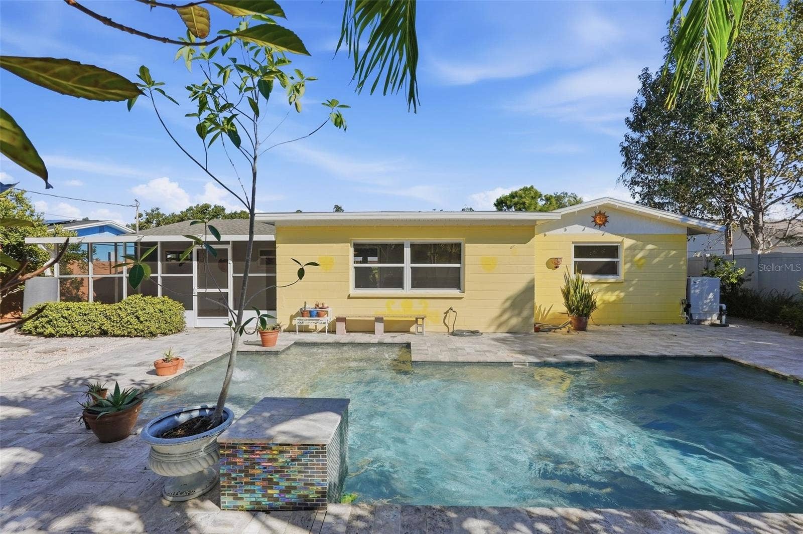 1460 69TH PLACE S, St Petersburg, FL 33705 1460 69TH PLACE S, St Petersburg, FL 33705