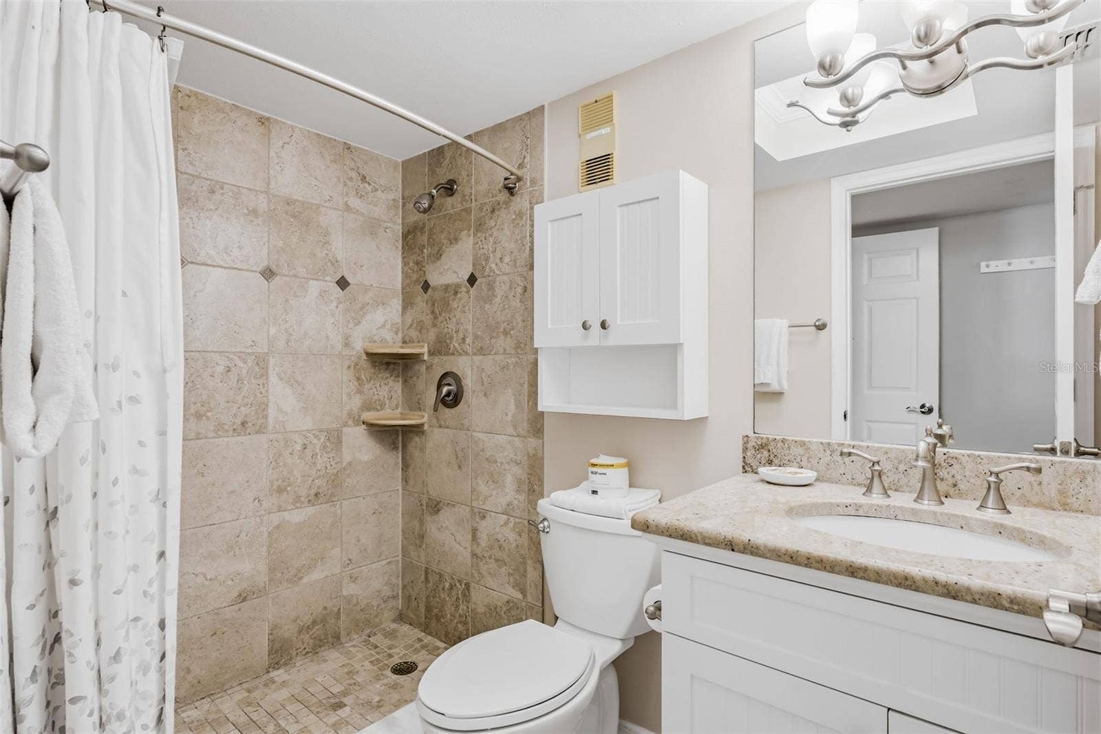 18500 GULF BOULEVARD, #404, Indian Shores, FL 33785 18500 GULF BOULEVARD, #404, Indian Shores, FL 33785