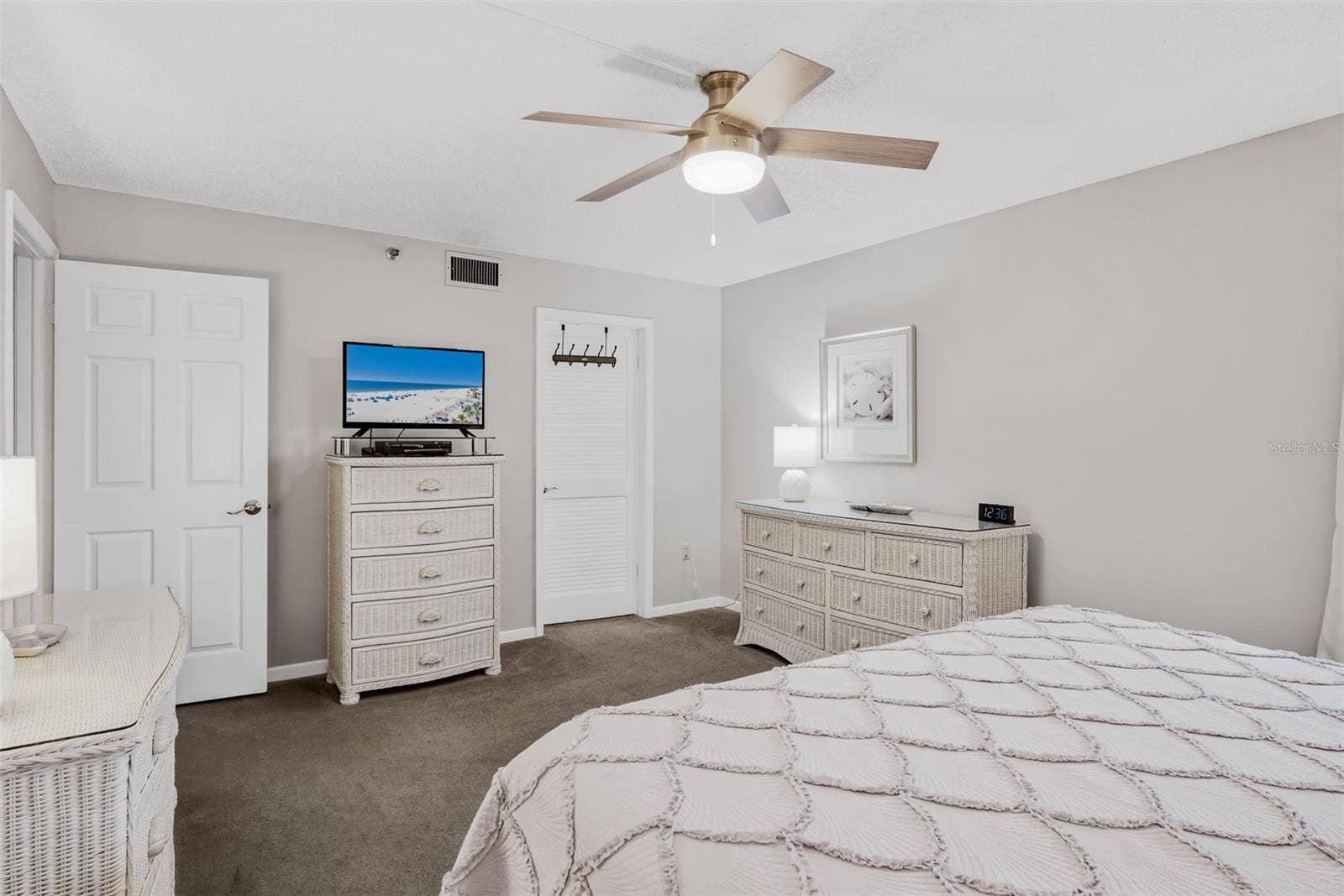 18500 GULF BOULEVARD, #404, Indian Shores, FL 33785 18500 GULF BOULEVARD, #404, Indian Shores, FL 33785