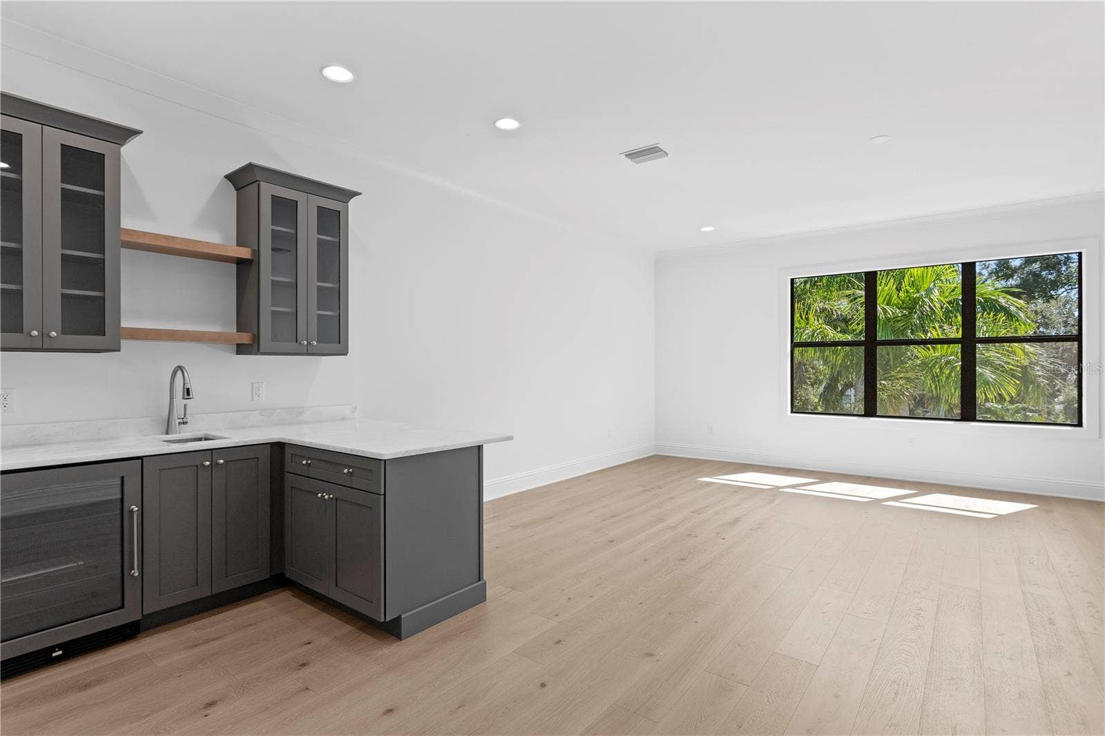 5008 W DICKENS AVENUE, Tampa, FL 33629 Bonus room with wet bar