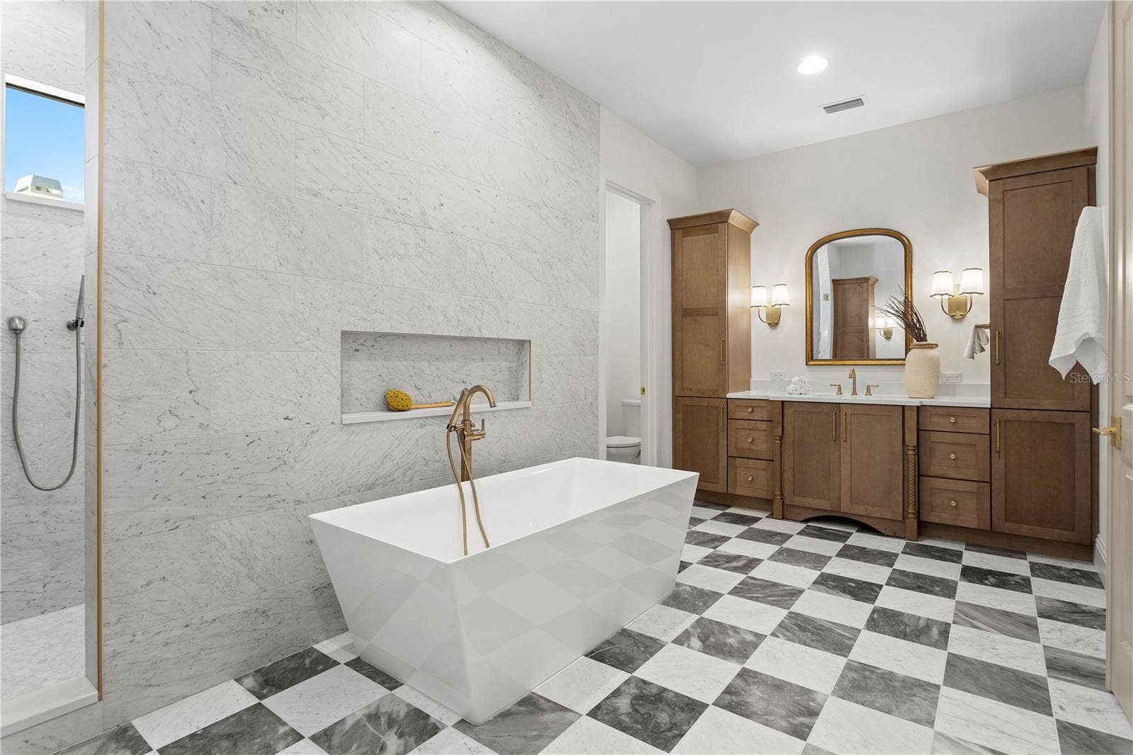5008 W DICKENS AVENUE, Tampa, FL 33629 Primary bath with marble floors