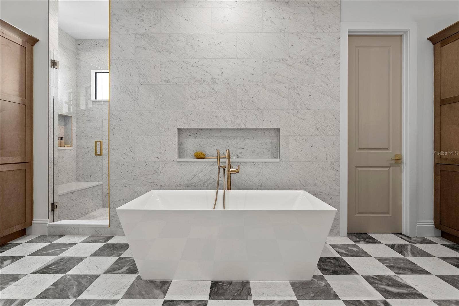 5008 W DICKENS AVENUE, Tampa, FL 33629 Primary soaking tub
