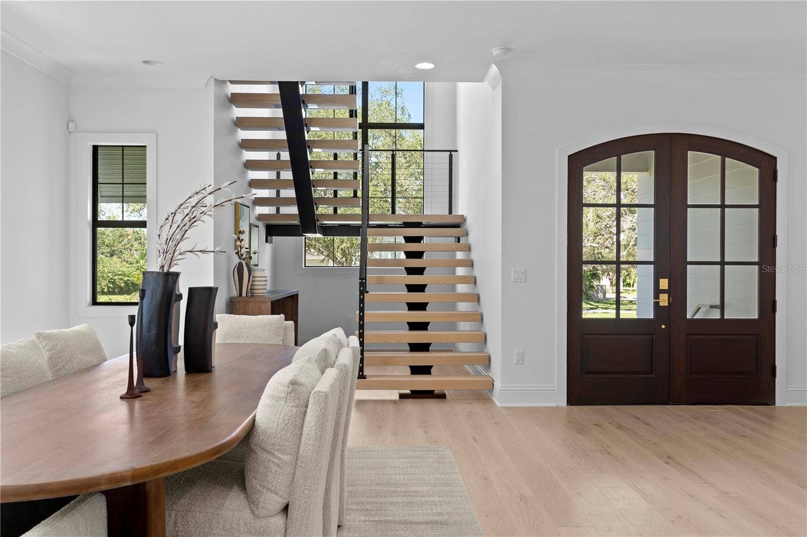 5008 W DICKENS AVENUE, Tampa, FL 33629 Stunning floating staircase