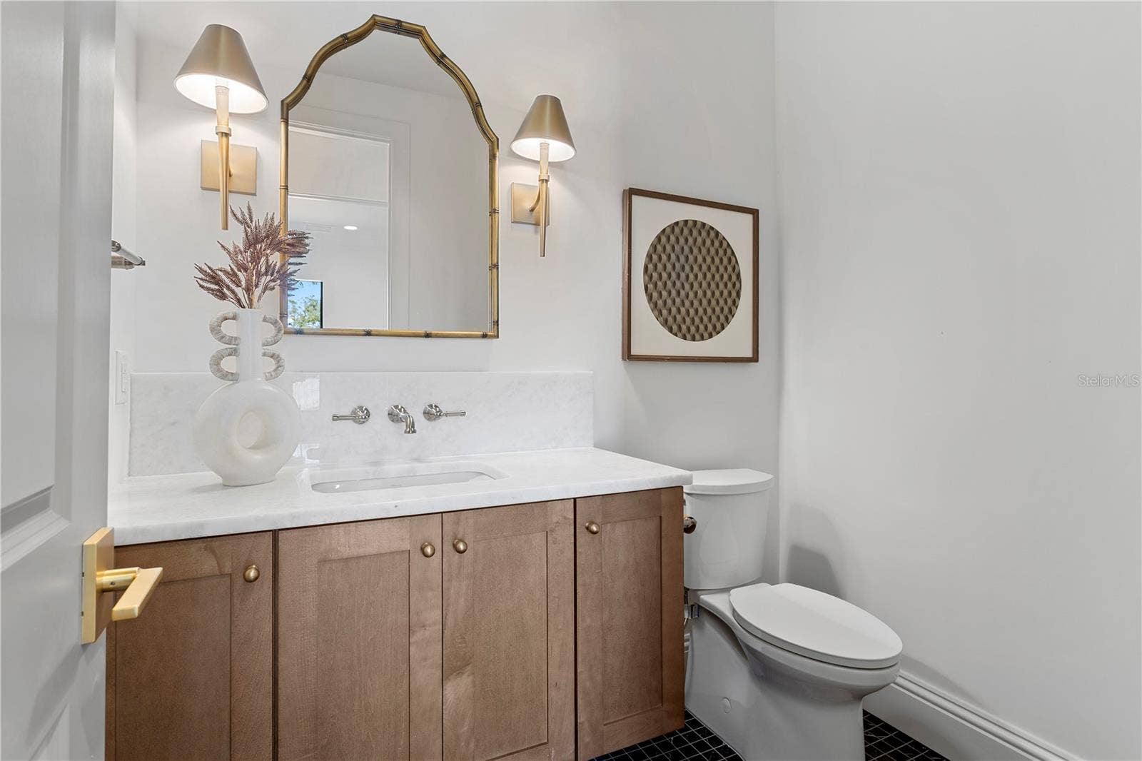 5008 W DICKENS AVENUE, Tampa, FL 33629 Guest bathroom
