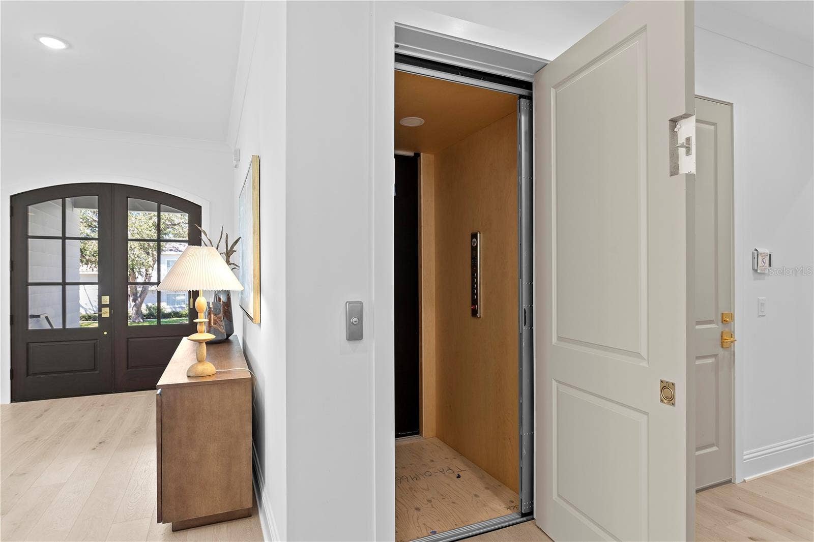 5008 W DICKENS AVENUE, Tampa, FL 33629 Elevator
