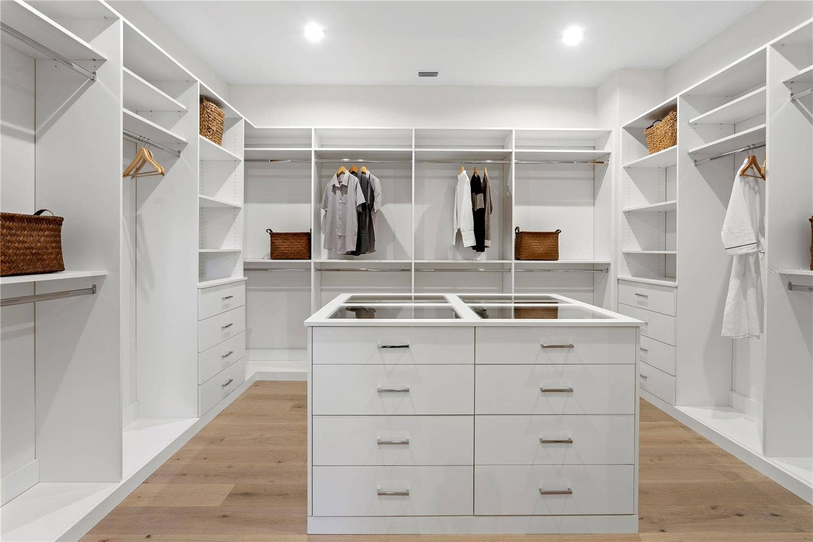 5008 W DICKENS AVENUE, Tampa, FL 33629 Primary walk in closet with center island