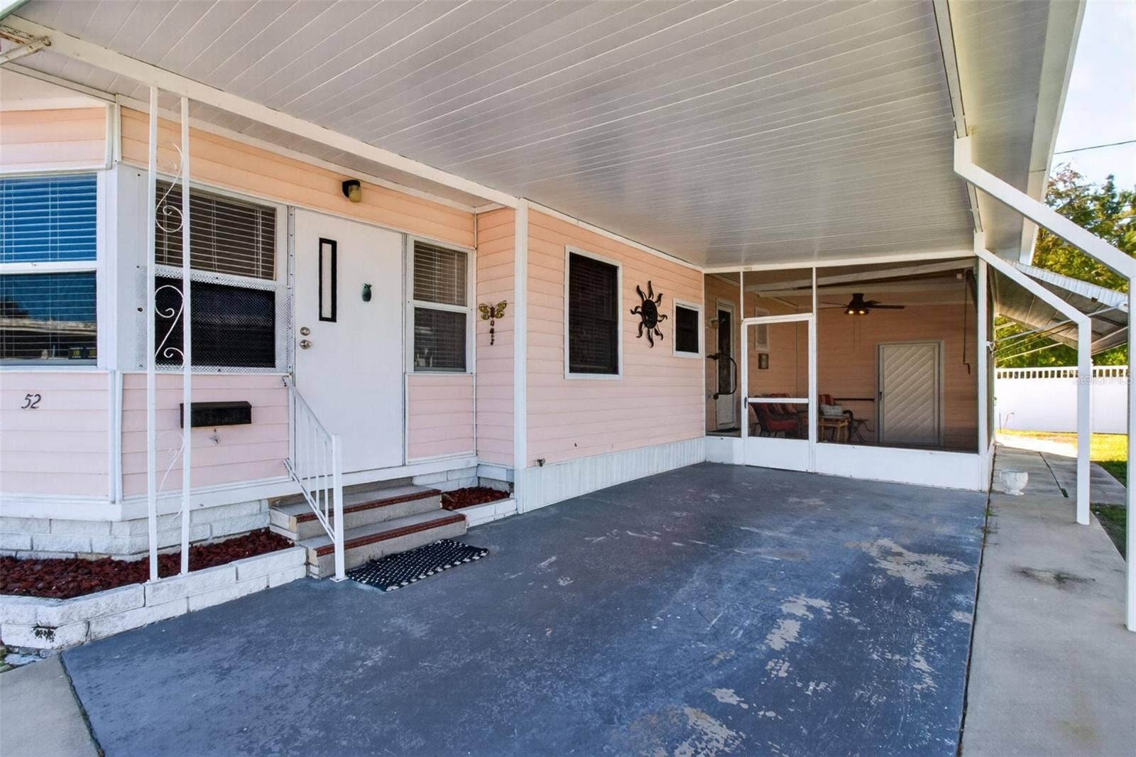 2000 E BAY DRIVE, #52, Largo, FL 33771