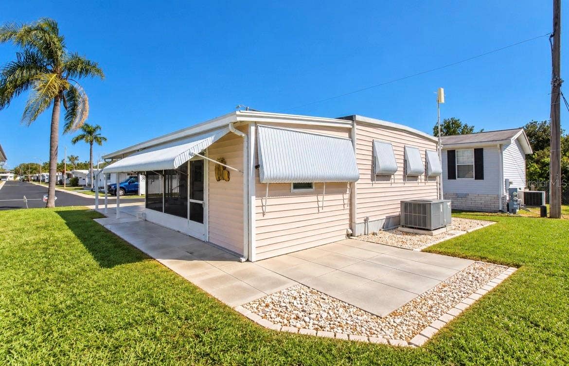 2000 E BAY DRIVE, #52, Largo, FL 33771