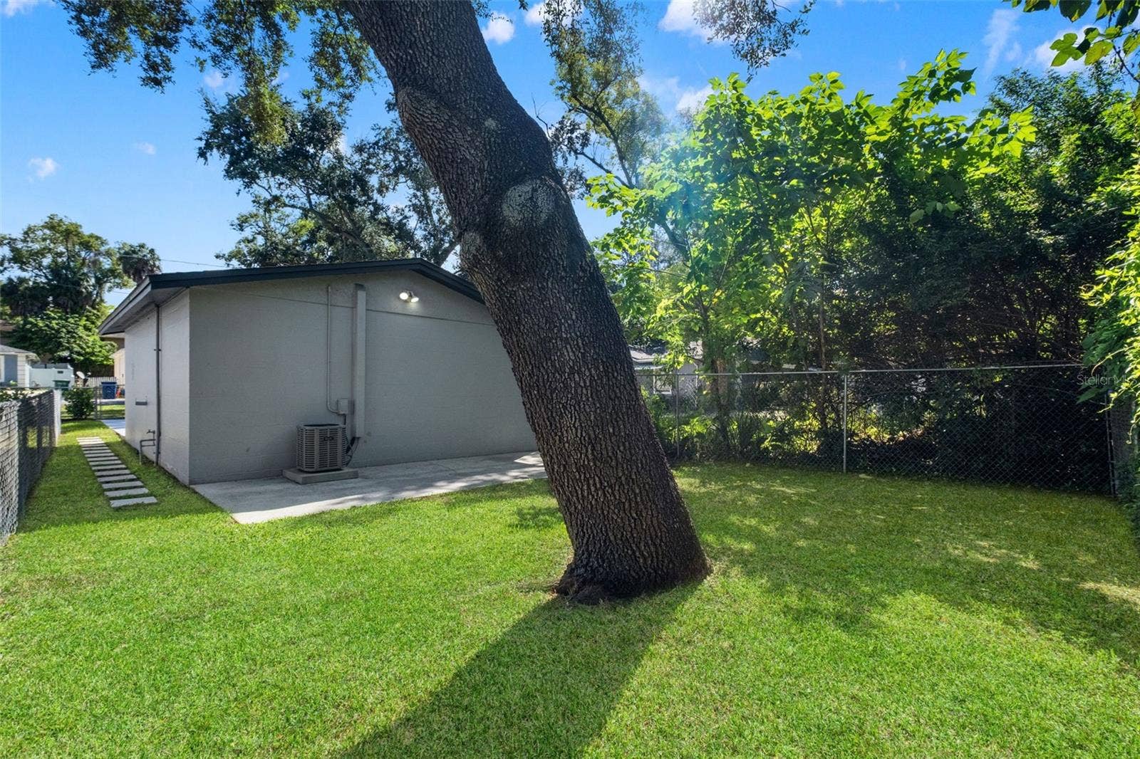 8316 N 10TH STREET, Tampa, FL 33604 8316 N 10TH STREET, Tampa, FL 33604