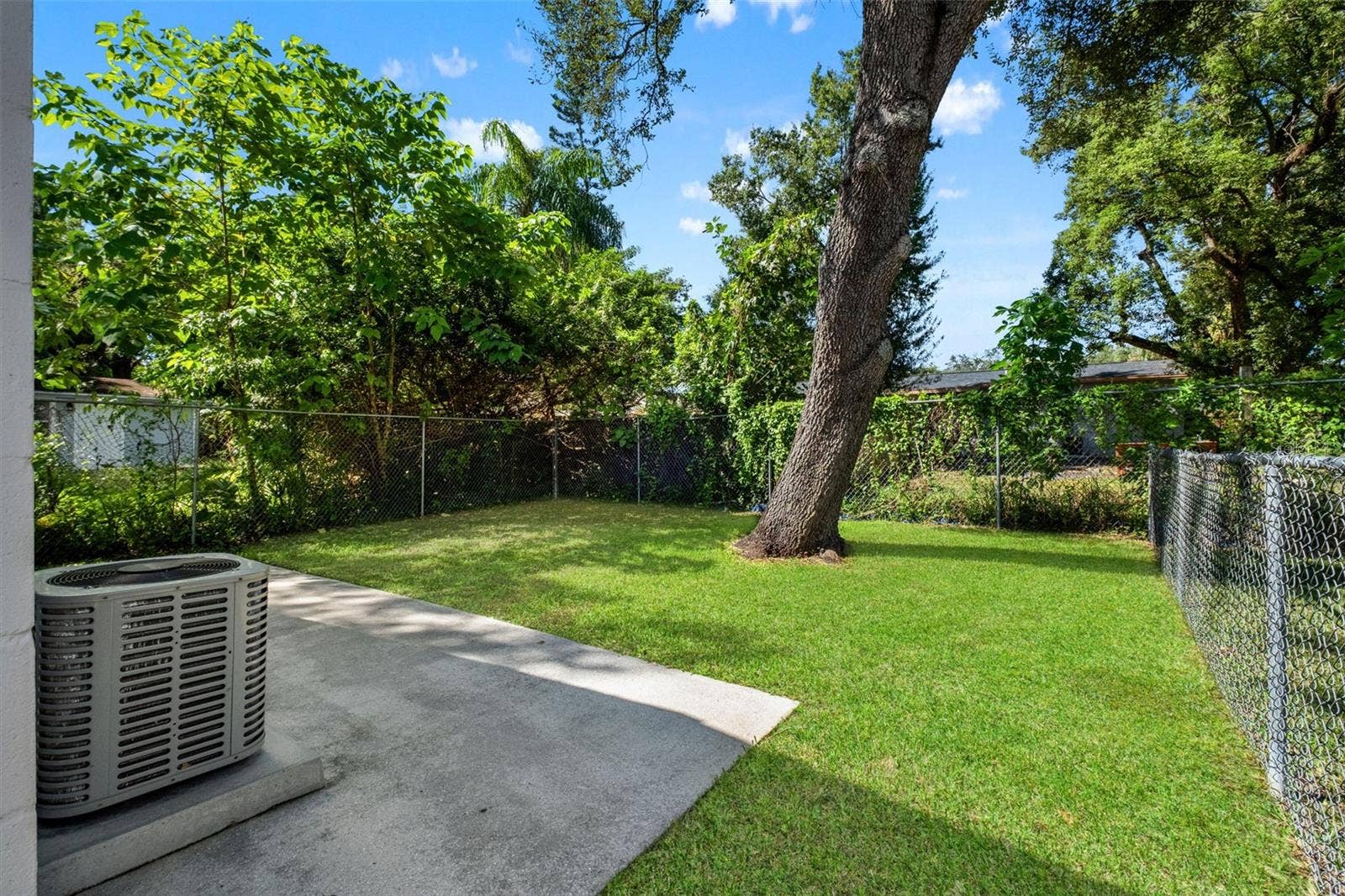 8316 N 10TH STREET, Tampa, FL 33604 8316 N 10TH STREET, Tampa, FL 33604