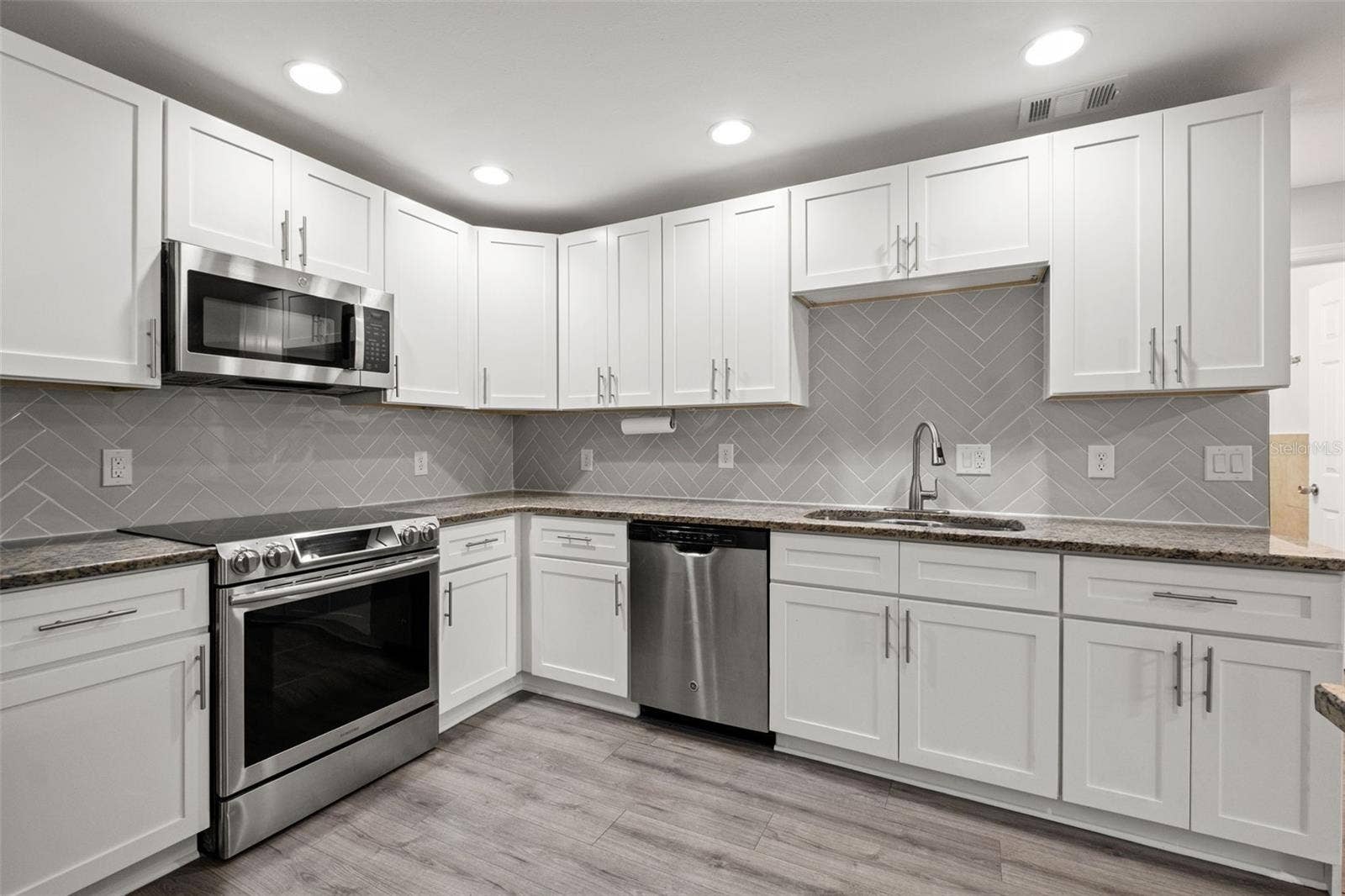 8316 N 10TH STREET, Tampa, FL 33604 8316 N 10TH STREET, Tampa, FL 33604