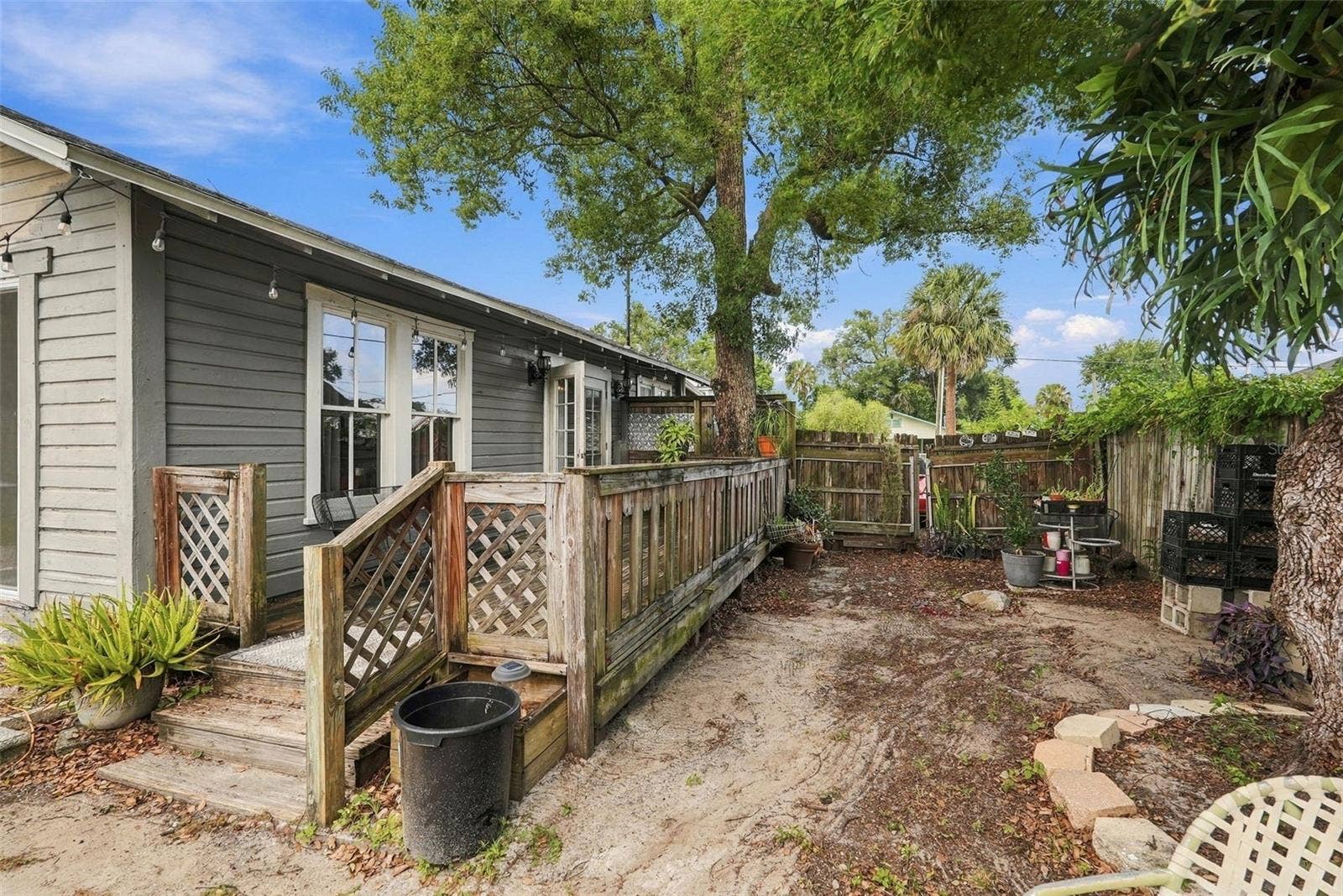 811 E FRIERSON AVENUE, Tampa, FL 33603
