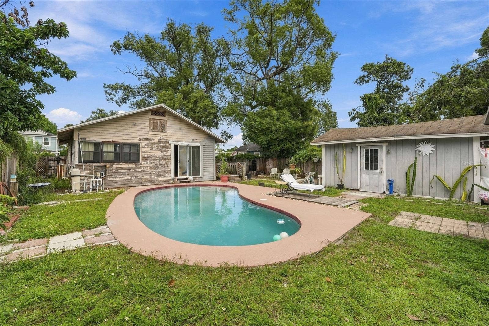 811 E FRIERSON AVENUE, Tampa, FL 33603