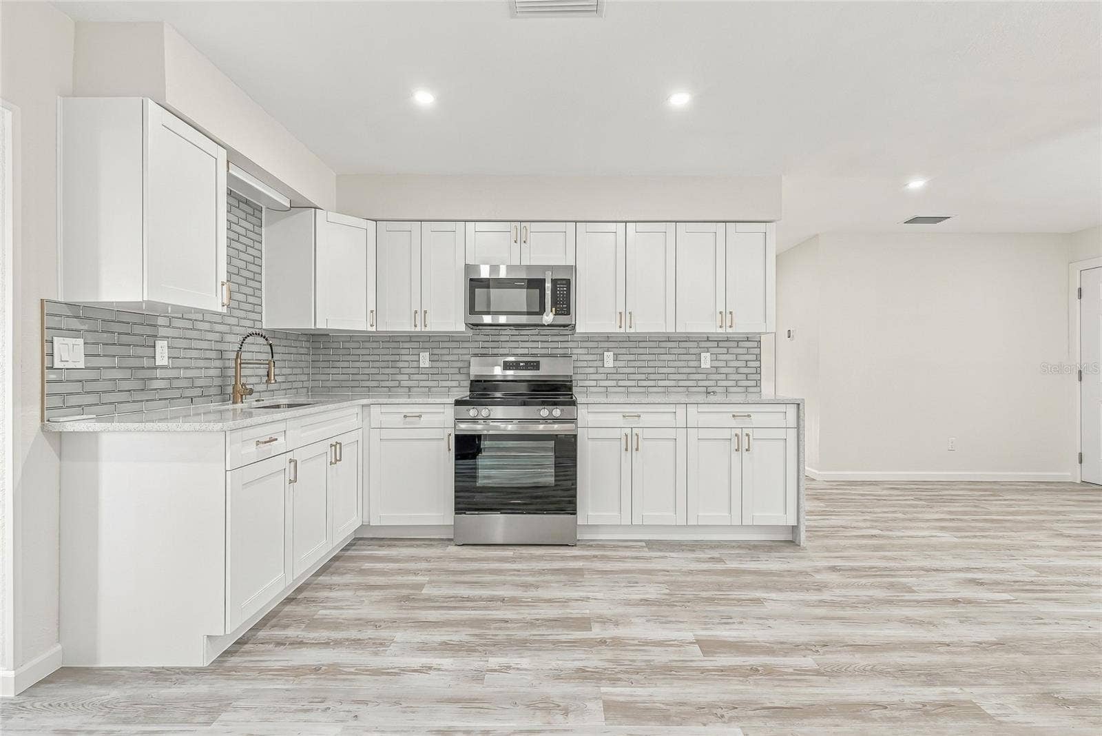 4147 RACCOON LOOP, New Port Richey, FL 34653 4147 RACCOON LOOP, New Port Richey, FL 34653