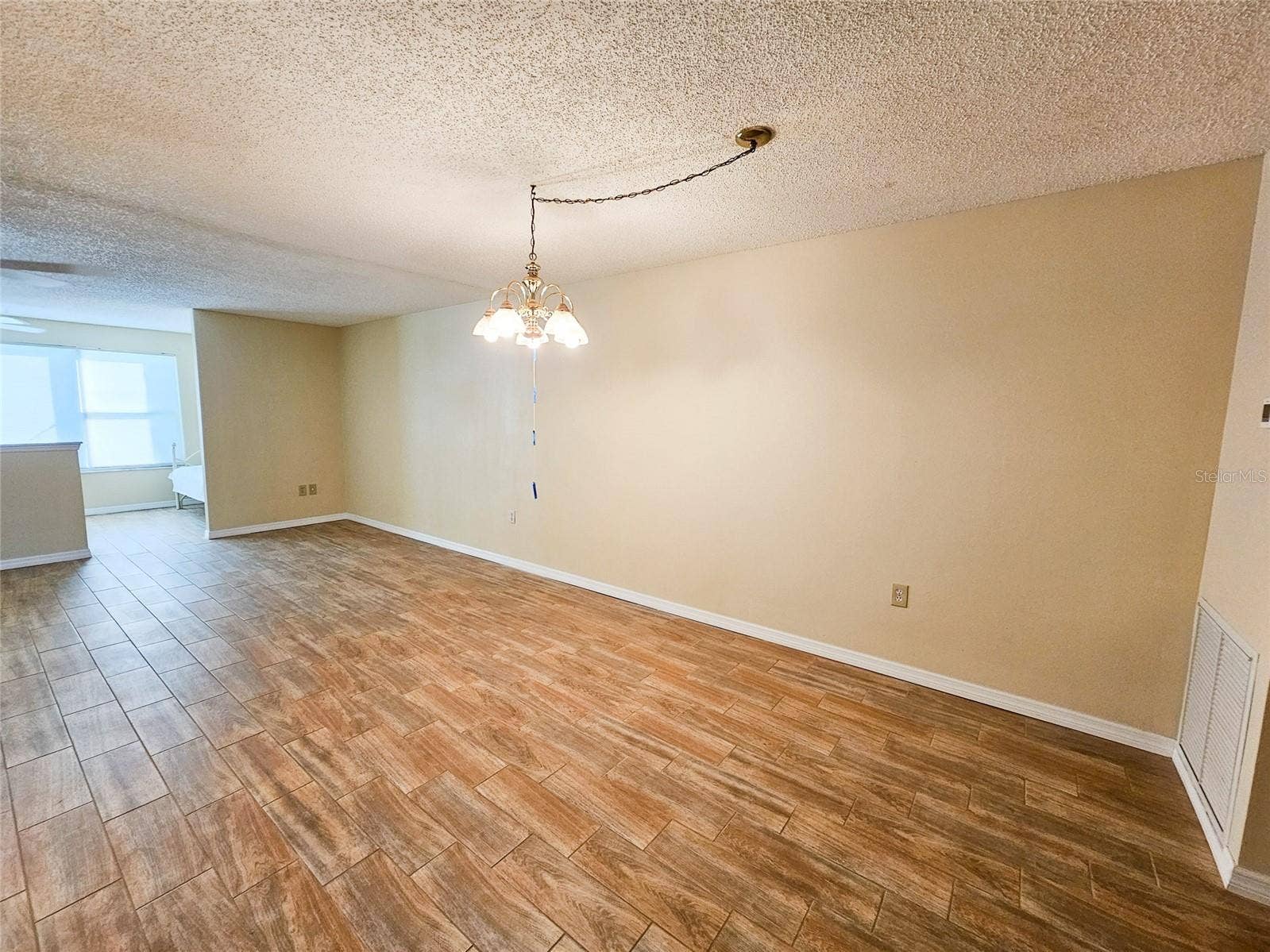 2850 59TH STREET S, #112, Gulfport, FL 33707 Dinning Area.