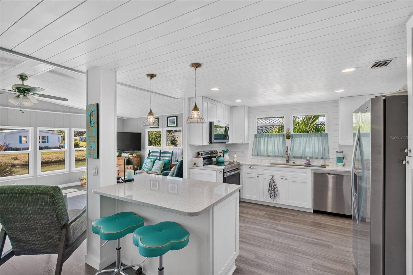 176 CLUBVIEW DRIVE, #3, Safety Harbor, FL 34695 176 CLUBVIEW DRIVE, #3, Safety Harbor, FL 34695