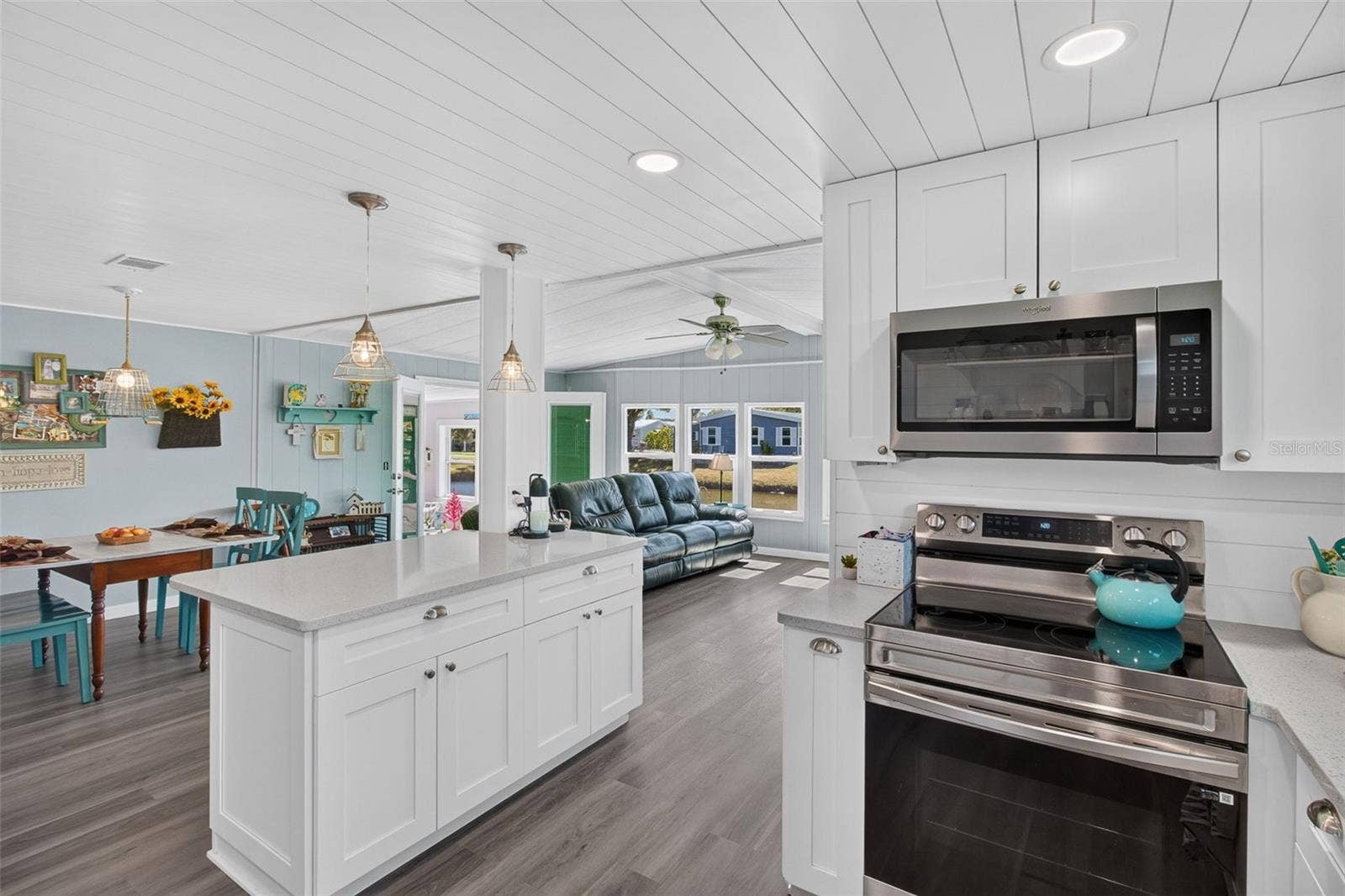 176 CLUBVIEW DRIVE, #3, Safety Harbor, FL 34695 176 CLUBVIEW DRIVE, #3, Safety Harbor, FL 34695