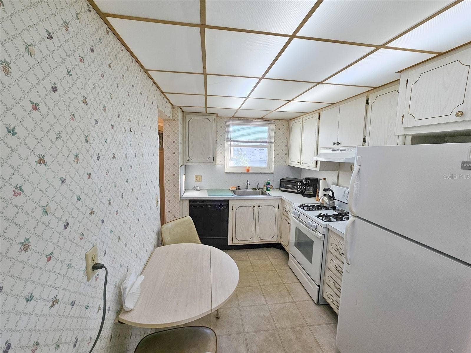 5935 30TH AVENUE S, #301, Gulfport, FL 33707
