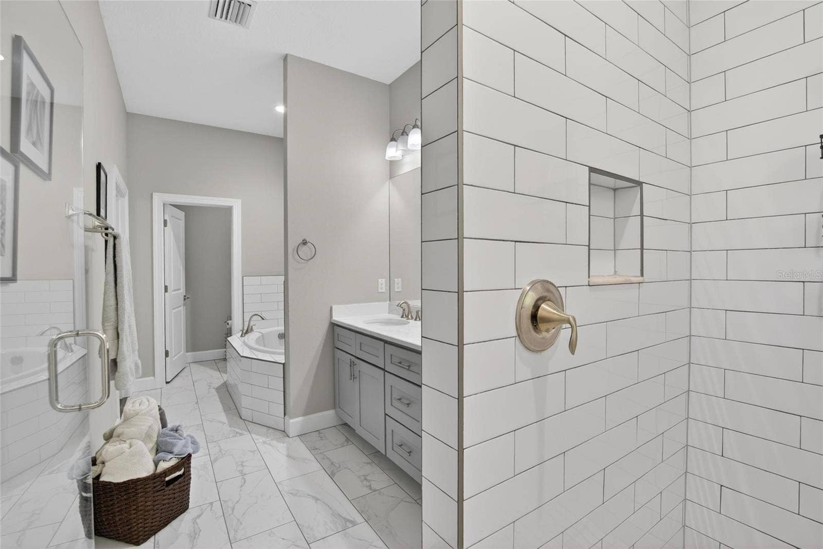 750 GRAND CYPRESS LANE, Tarpon Springs, FL 34689