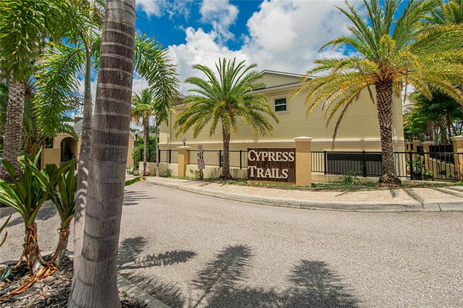 750 GRAND CYPRESS LANE, Tarpon Springs, FL 34689