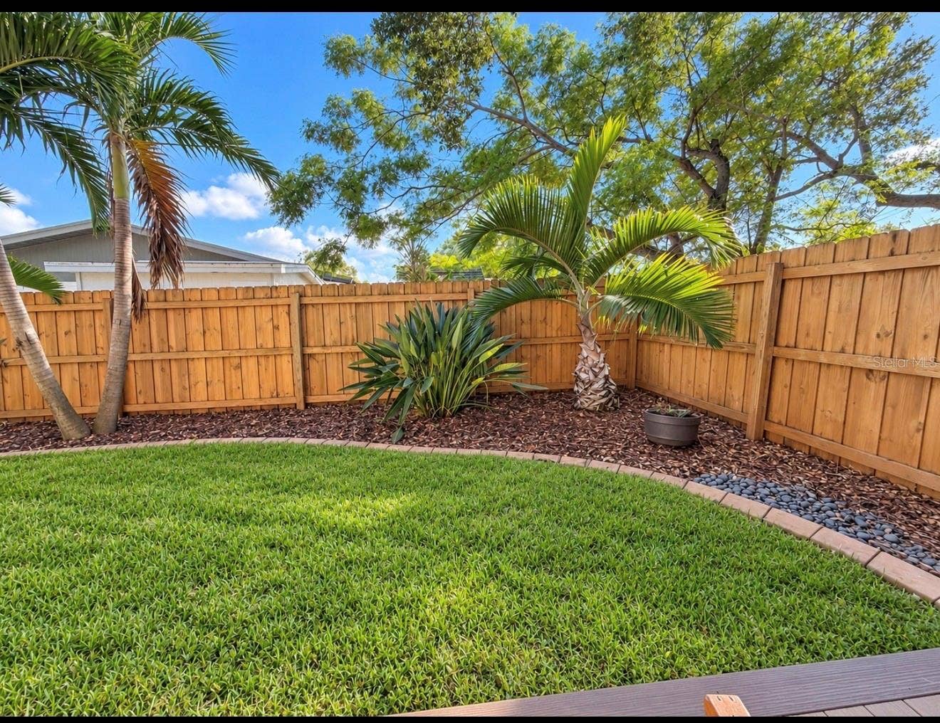 1231 ROSEWOOD STREET, Largo, FL 33770 back yard landscaping