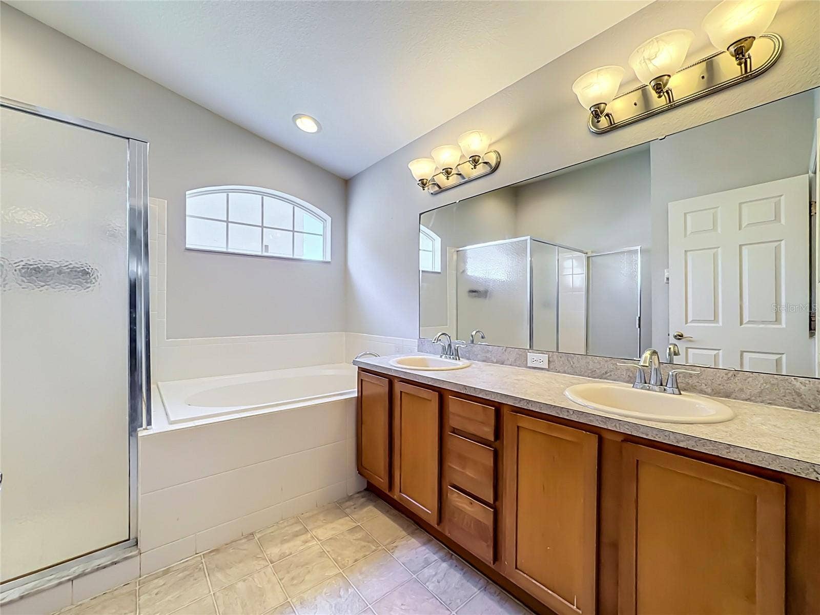 10852 STANDING STONE DRIVE, Wimauma, FL 33598 Primary Bedroom - En Suite Bathroom