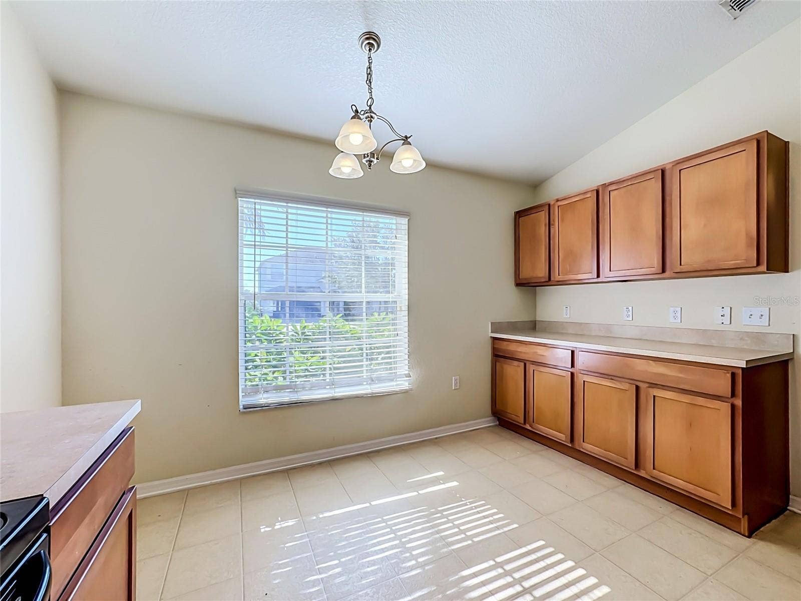 10852 STANDING STONE DRIVE, Wimauma, FL 33598 Eat-In Kitchen