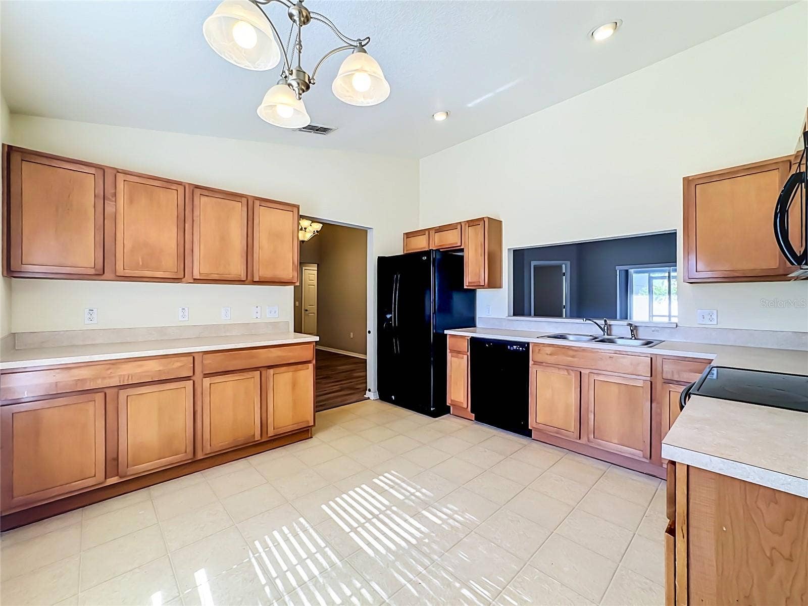 10852 STANDING STONE DRIVE, Wimauma, FL 33598 Kitchen