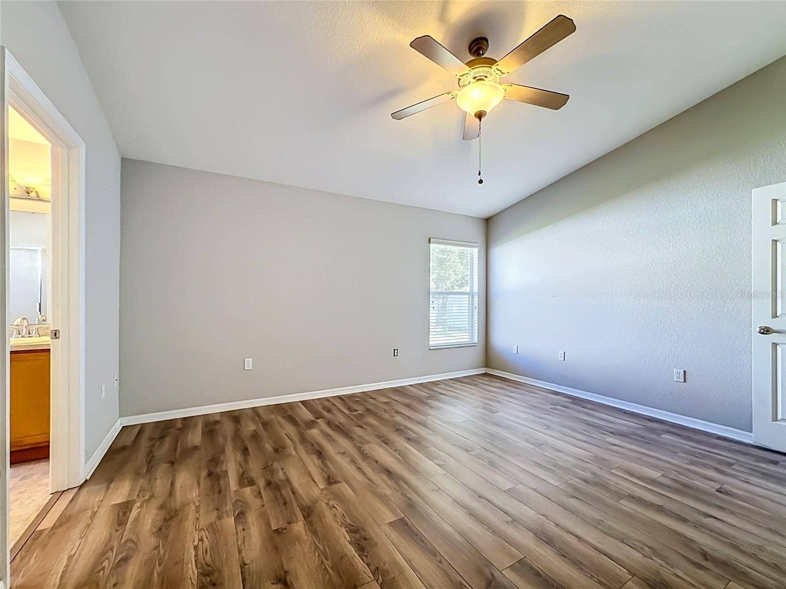 10852 STANDING STONE DRIVE, Wimauma, FL 33598 Primary Bedroom with En Suite Bathroom
