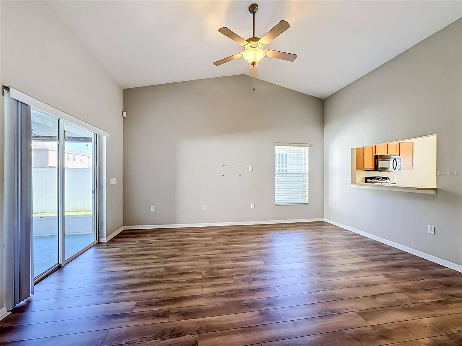 10852 STANDING STONE DRIVE, Wimauma, FL 33598 Living Room
