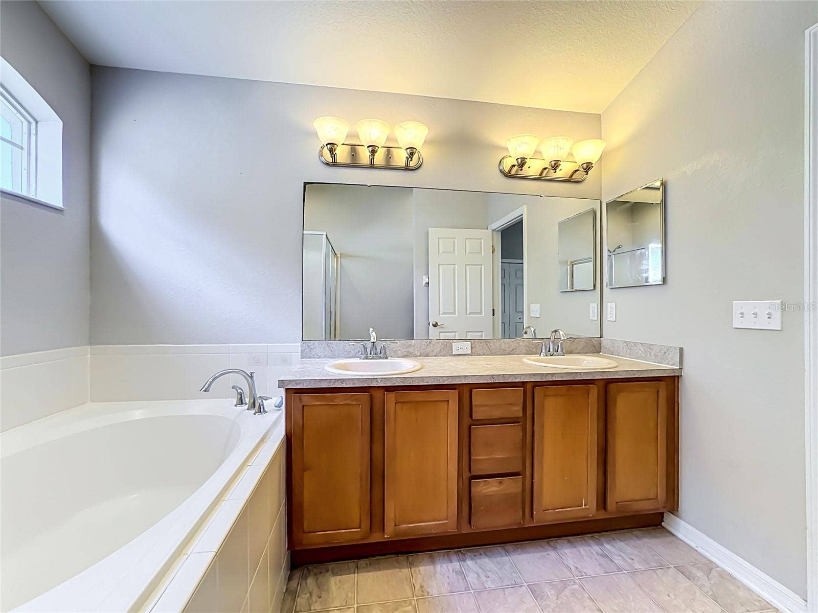 10852 STANDING STONE DRIVE, Wimauma, FL 33598 Primary Bedroom - En Suite Bathroom