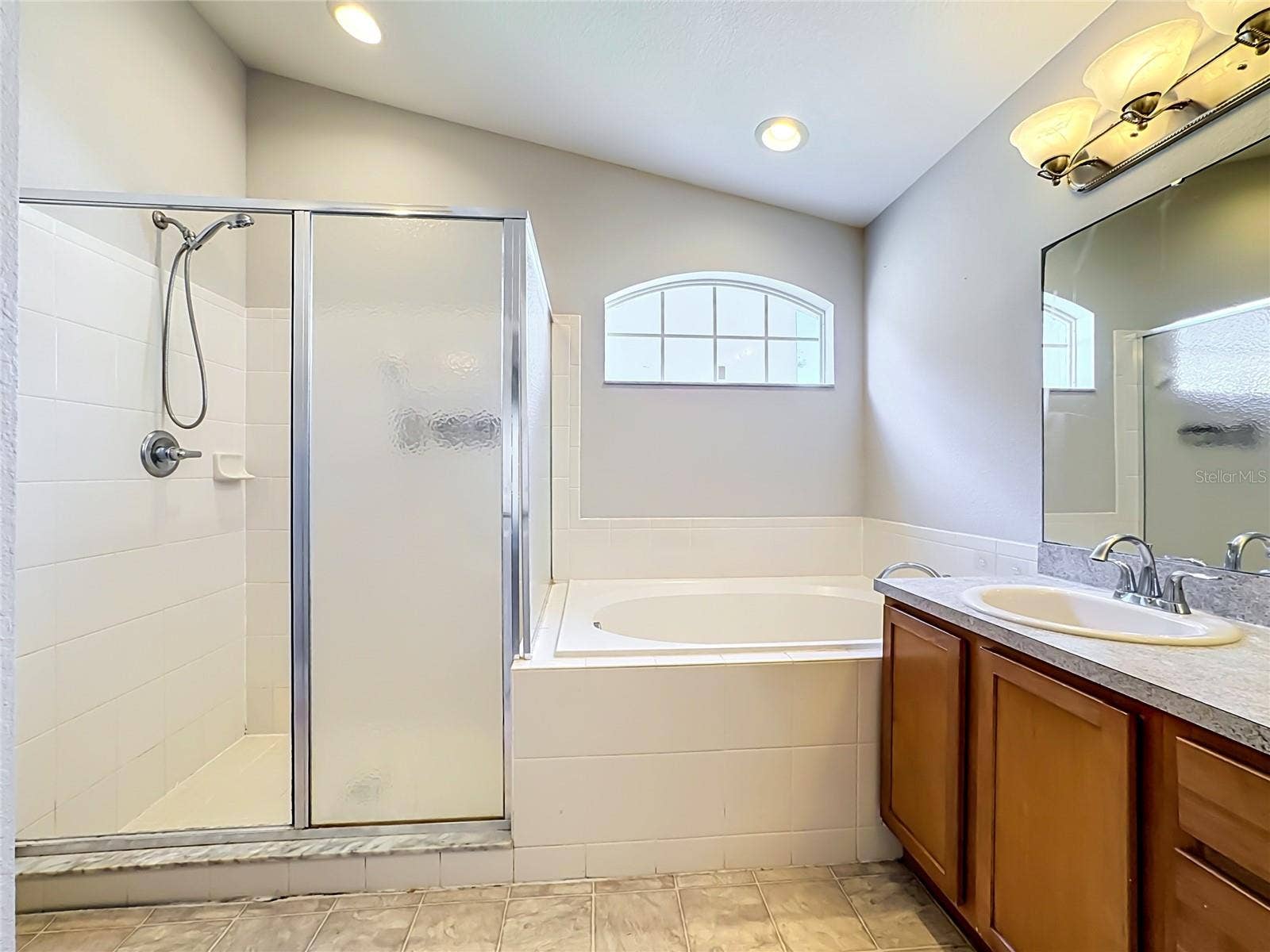10852 STANDING STONE DRIVE, Wimauma, FL 33598 Primary Bedroom - En Suite Bathroom