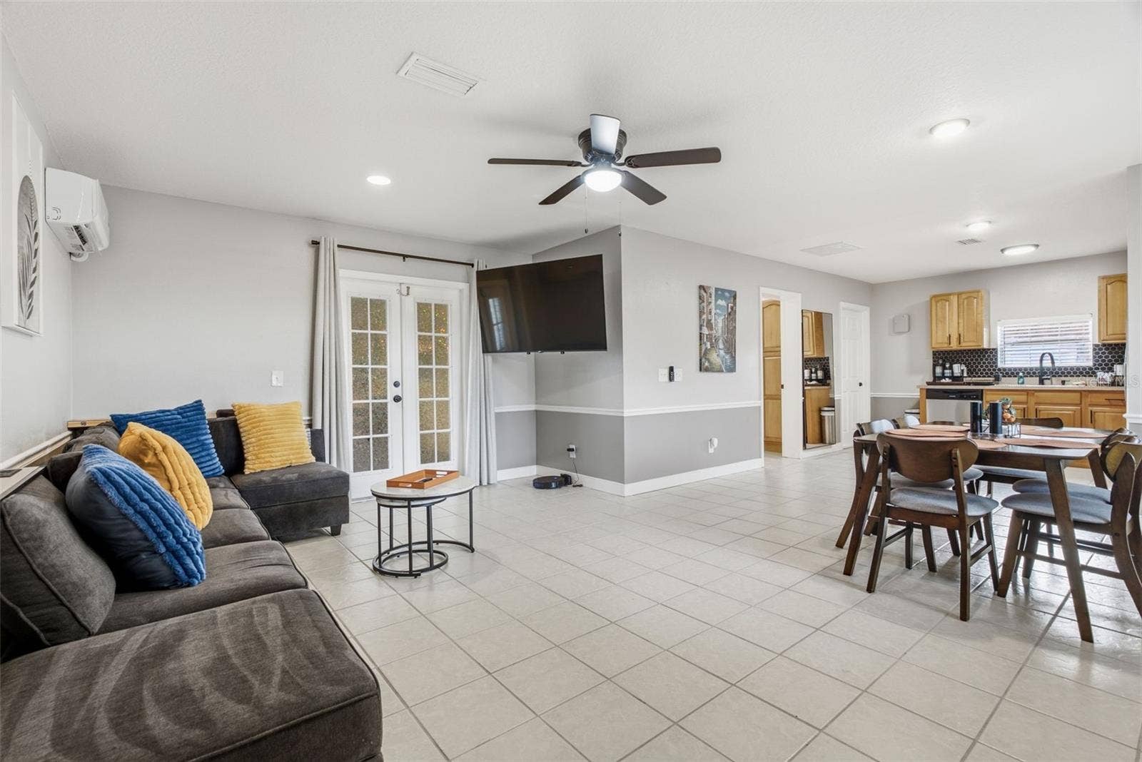 3823 N 56TH STREET, Tampa, FL 33619 3823 N 56TH STREET, Tampa, FL 33619