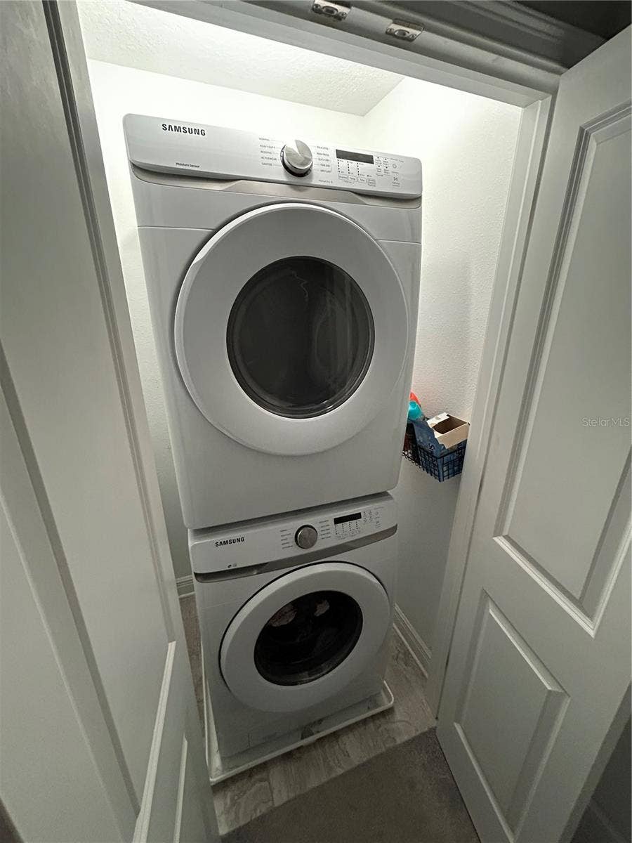 3006 N MORGAN STREET, Tampa, FL 33603 Upstairs laundry