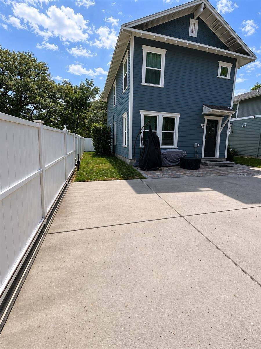 3006 N MORGAN STREET, Tampa, FL 33603 Rear View Electric gate