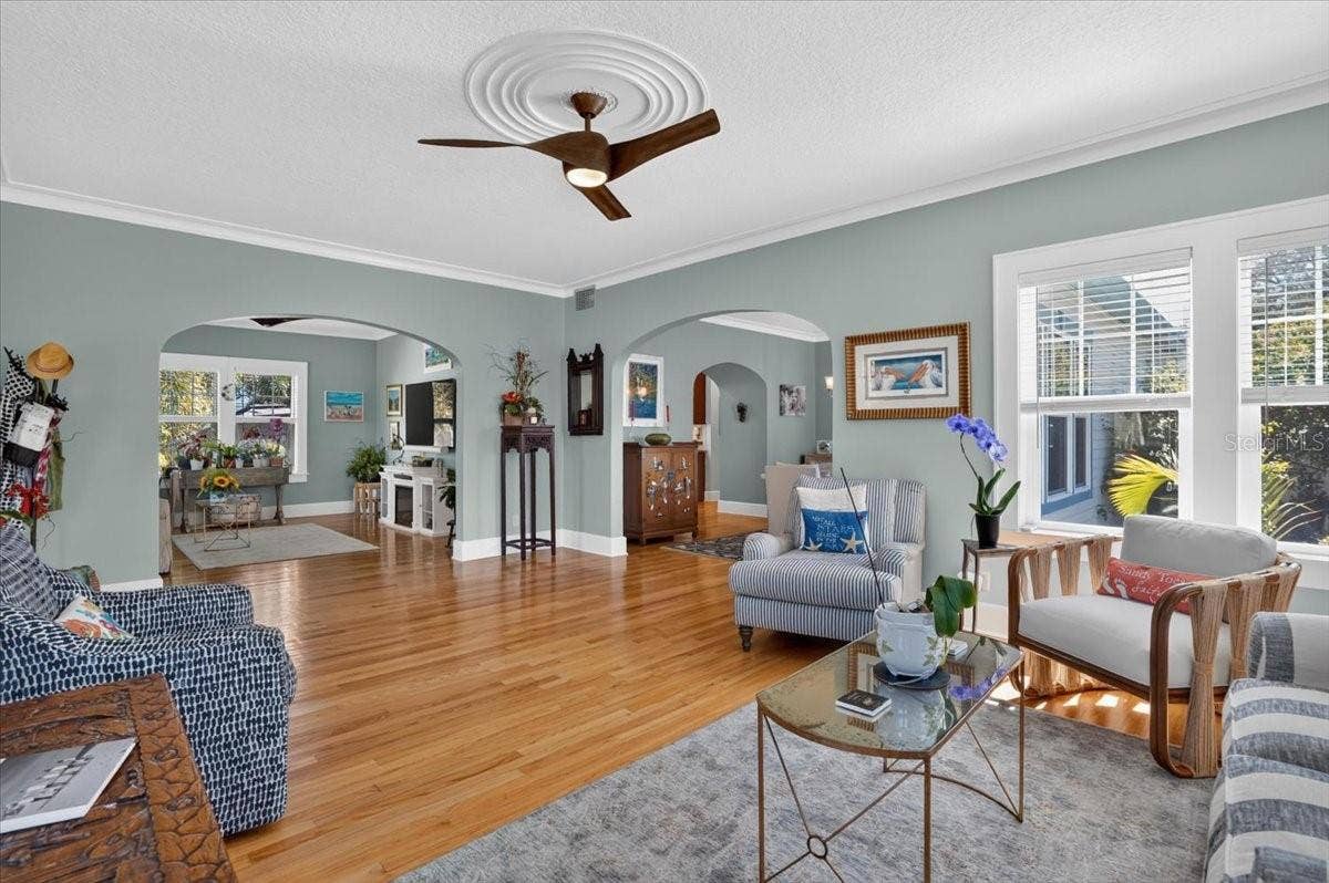 2890 8TH AVENUE N, St Petersburg, FL 33713 2890 8TH AVENUE N, St Petersburg, FL 33713