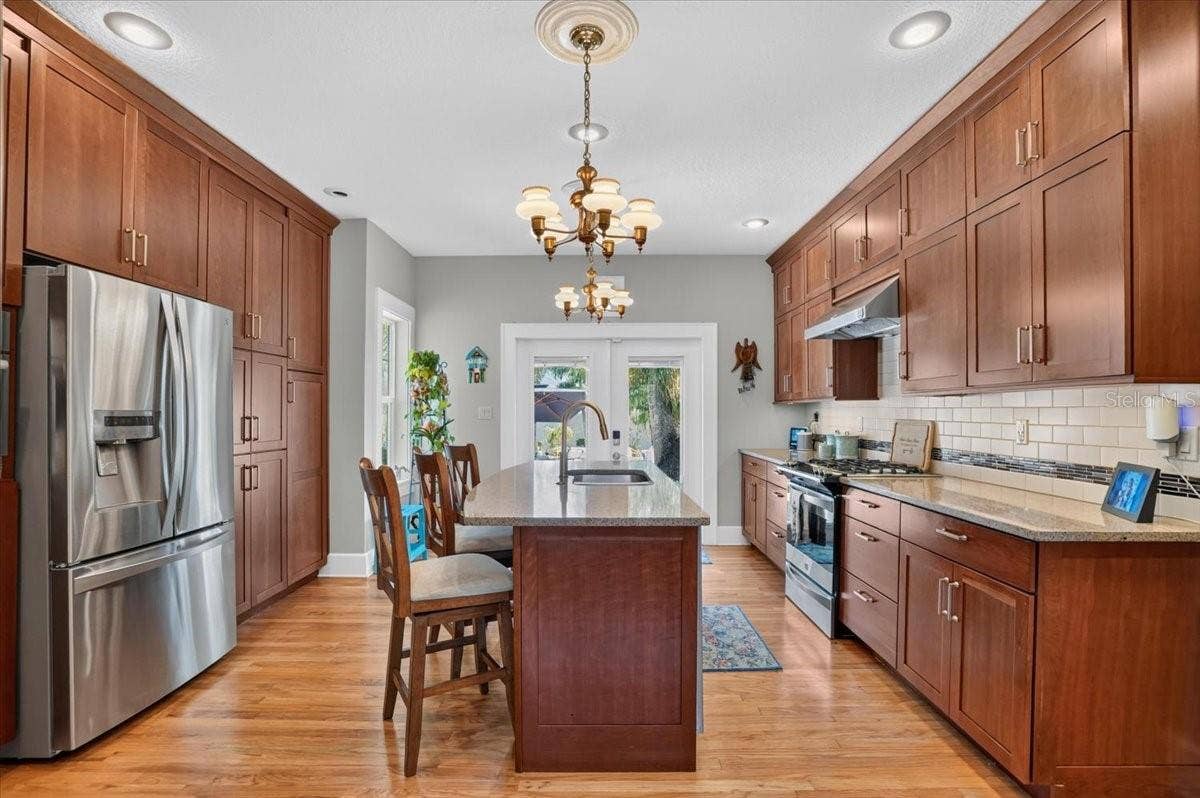 2890 8TH AVENUE N, St Petersburg, FL 33713 2890 8TH AVENUE N, St Petersburg, FL 33713