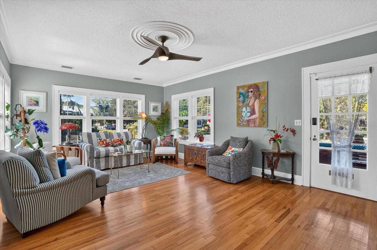 2890 8TH AVENUE N, St Petersburg, FL 33713 2890 8TH AVENUE N, St Petersburg, FL 33713