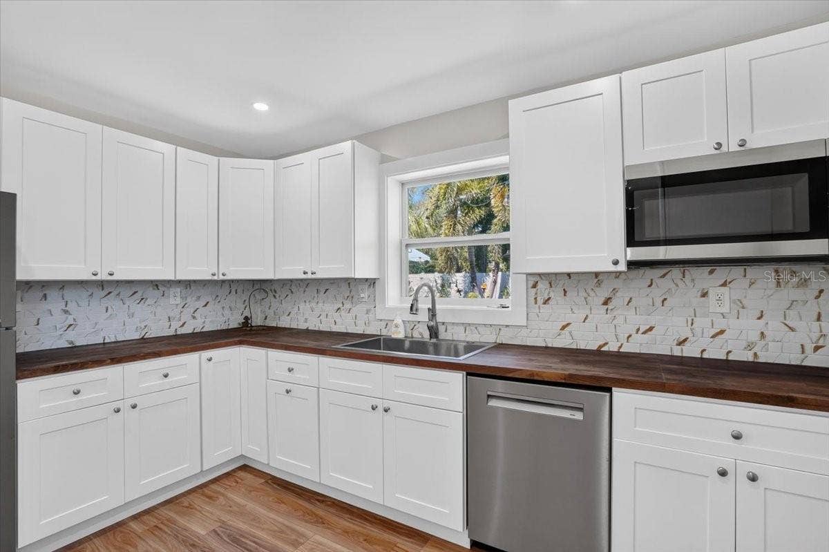 2890 8TH AVENUE N, St Petersburg, FL 33713 2890 8TH AVENUE N, St Petersburg, FL 33713