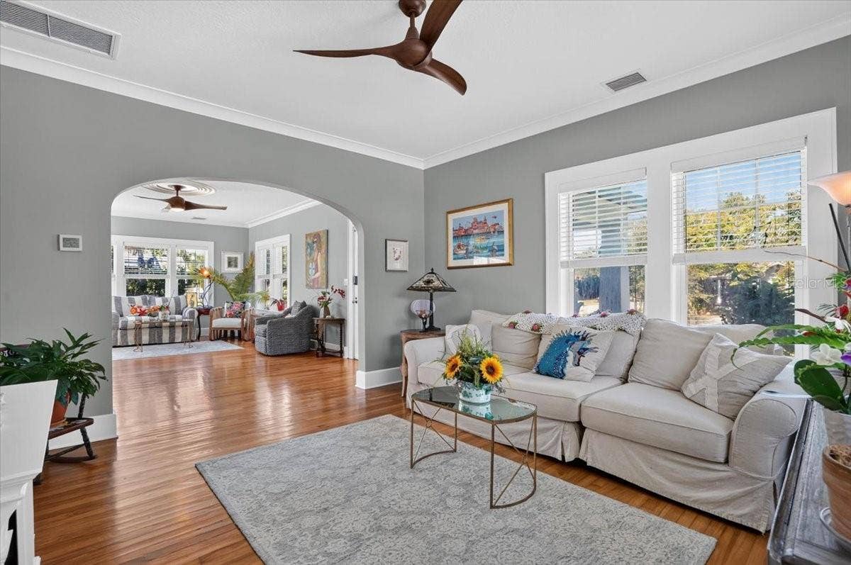 2890 8TH AVENUE N, St Petersburg, FL 33713 2890 8TH AVENUE N, St Petersburg, FL 33713
