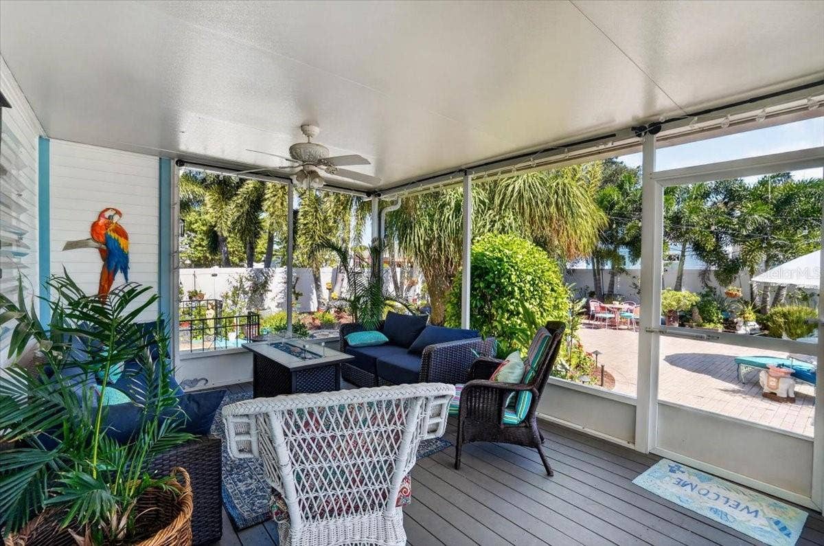 2890 8TH AVENUE N, St Petersburg, FL 33713 2890 8TH AVENUE N, St Petersburg, FL 33713